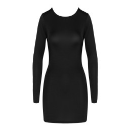 Mini robe noire tenue intemporelle à porter avec talons et bijoux pour look complet sobre