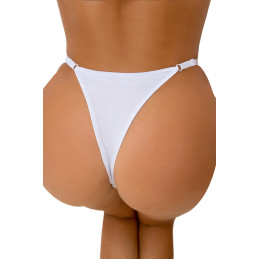 String ouvert à strass blanc explorant une allure éclatante et provocante