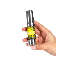 Liquid Vibrator Fort 15 ml gel stimulant suractivé dans une main