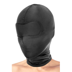 Cagoule BDSM intégrale portée par un modèle, masque bouche et yeux, ambiance fétichiste