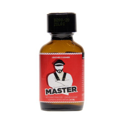 Poppers Master 24 ml, gros plan sur l'étiquette et le nom du produit sur la bouteille.