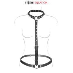 Harnais buste à pointes Fetish Tentation, le harnais en simili-cuir porté sur le torse.