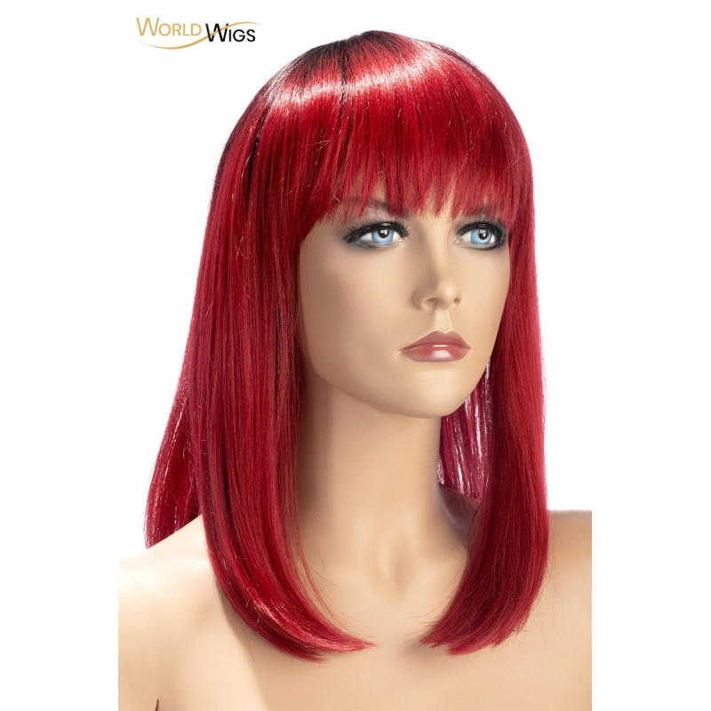 Perruque Elvira rouge World Wigs, la coupe mi-longue en carré dégradé vue de face.