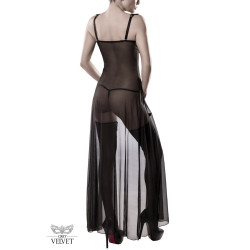 Set lingerie Grey Velvet, nuisette élégante à décolleté ras du cou et longues jambes vaporeuses.