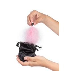 Poudre comestible aphrodisiaque chocolat, cannelle, gingembre avec plumeau pour excitation tactile.