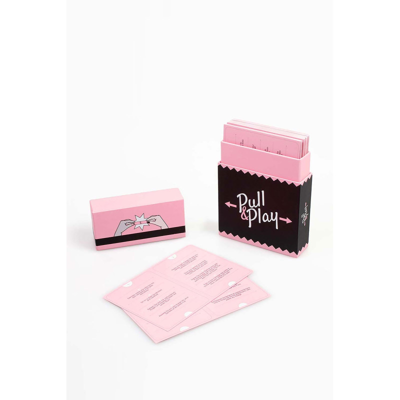 Jeu Pull and Play Secret Play, 50 défis coquins pour pimenter votre relation et renforcer la complicité.