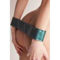 Harnais Curious vert métallique Strap On Me ceintures menottes multifonctions