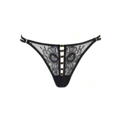 Lingerie Axami string en dentelle avec motifs complexes et style très sexy.